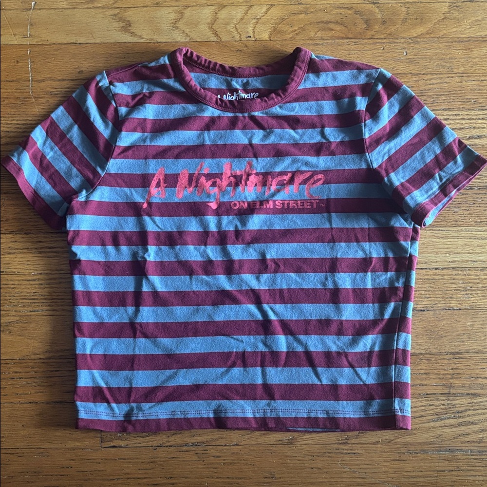 Women’s A Nightmare on Elm Street Cropped Tee Size Large